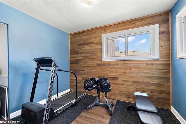 22110 Rosedale Street, Saint Clair Shores, MI 48080