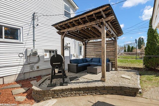 22110 Rosedale Street, Saint Clair Shores, MI 48080