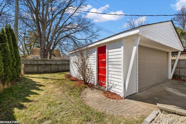 22110 Rosedale Street, Saint Clair Shores, MI 48080