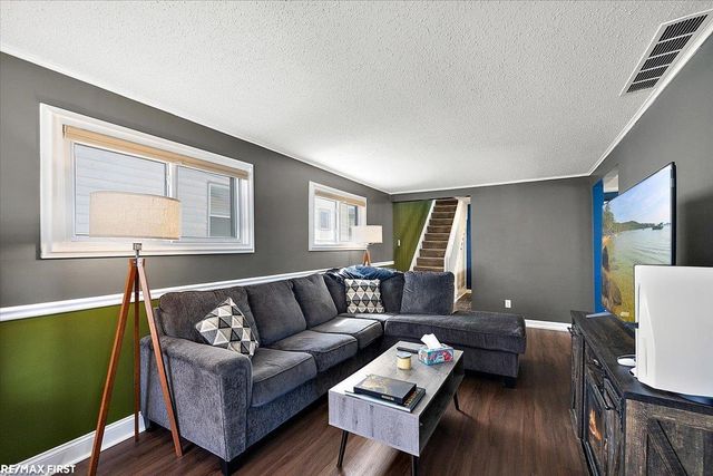 22110 Rosedale Street, Saint Clair Shores, MI 48080