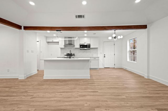 6000 Cool Springs Drive, Arlington, TX 76001