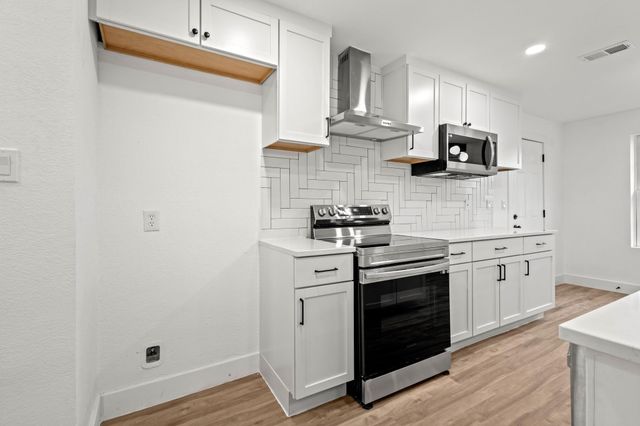 6000 Cool Springs Drive, Arlington, TX 76001