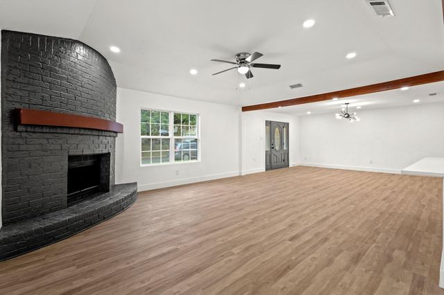 6000 Cool Springs Drive, Arlington, TX 76001