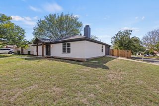 6000 Cool Springs Drive, Arlington, TX 76001