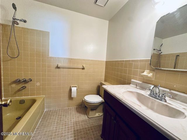 57 Encinitas Drive, Toms River, NJ 08757