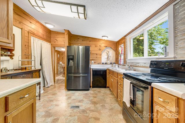 19 Timbers Edge Lane, Fairview, NC 28730