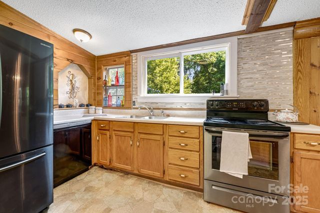 19 Timbers Edge Lane, Fairview, NC 28730