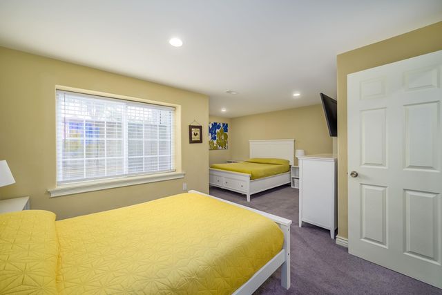 5155 N Saint James St, Bel Aire, KS 67226