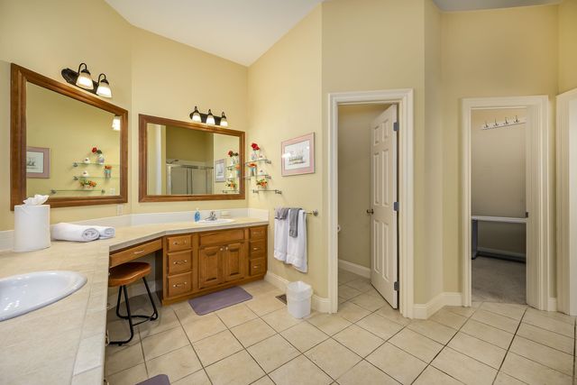 5155 N Saint James St, Bel Aire, KS 67226