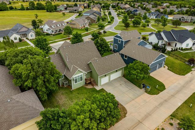 5155 N Saint James St, Bel Aire, KS 67226