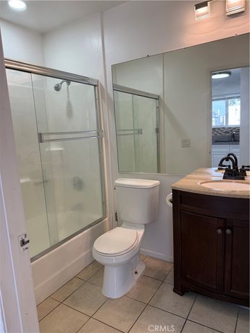 10900 Blix 14, North Hollywood, CA 91602