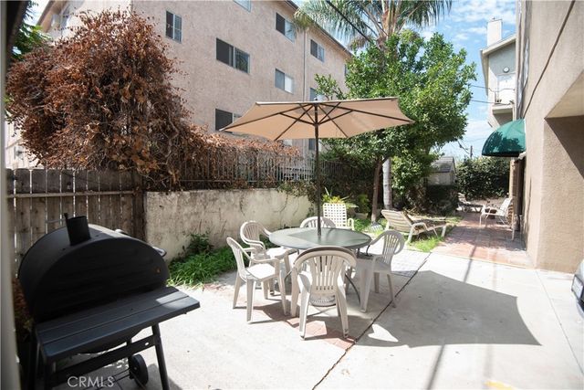 10900 Blix 14, North Hollywood, CA 91602