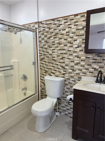 10900 Blix 14, North Hollywood, CA 91602