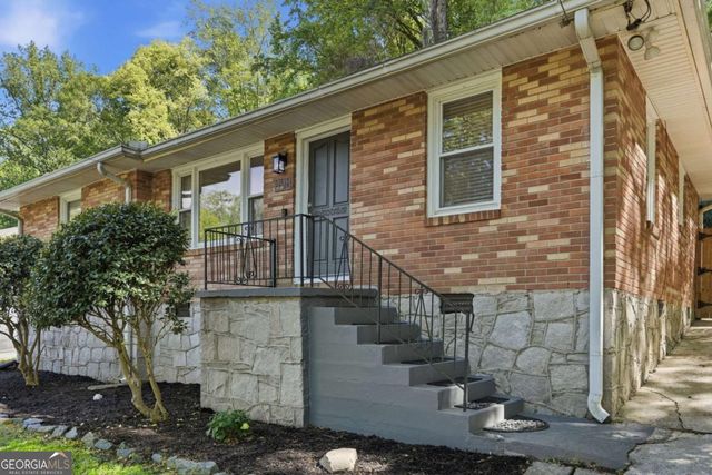 898 Scott Circle, Decatur, GA 30033