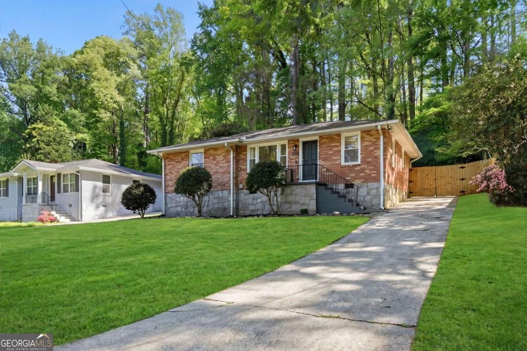 898 Scott Circle, Decatur, GA 30033