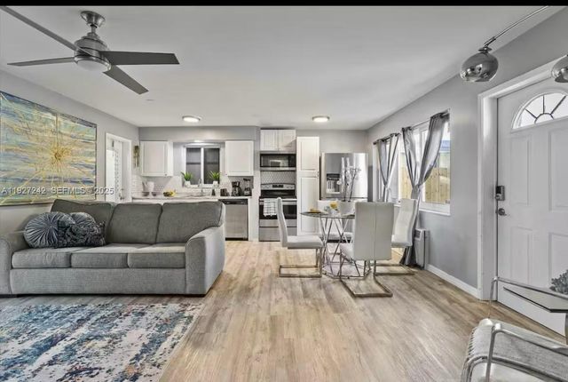 420 SE 9th Ct 1-2, Fort Lauderdale, FL 33316