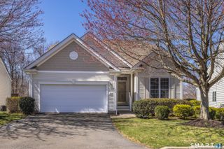 114 Country Club Drive 114, Oxford, CT 06478