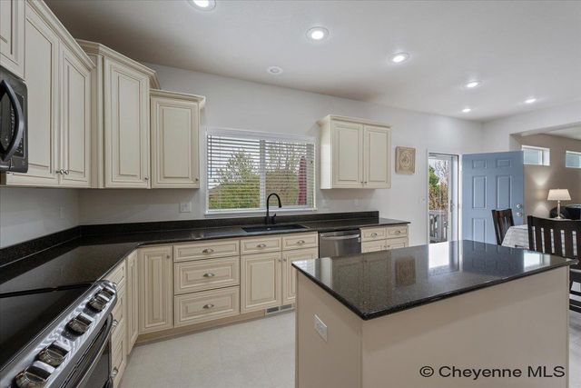 1054 MARIE LN, Cheyenne, WY 82009