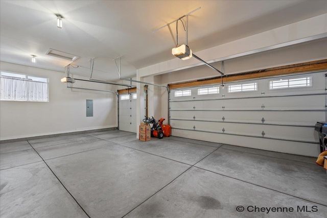 1054 MARIE LN, Cheyenne, WY 82009