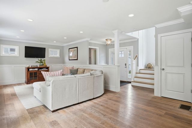 15 Bellevue Rd, Quincy, MA 02171