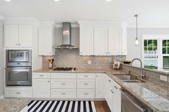 15 Bellevue Rd, Quincy, MA 02171