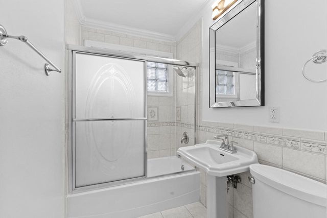 4062 S Troy AVENUE, Saint Francis, WI 53235