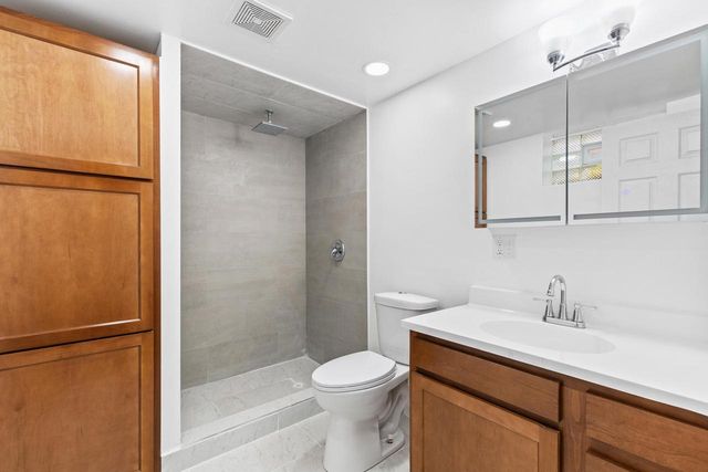 4062 S Troy AVENUE, Saint Francis, WI 53235