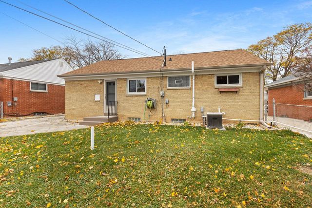 4062 S Troy AVENUE, Saint Francis, WI 53235