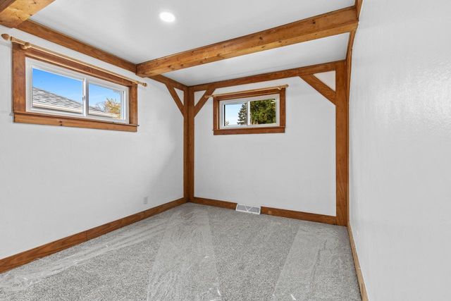 4062 S Troy AVENUE, Saint Francis, WI 53235