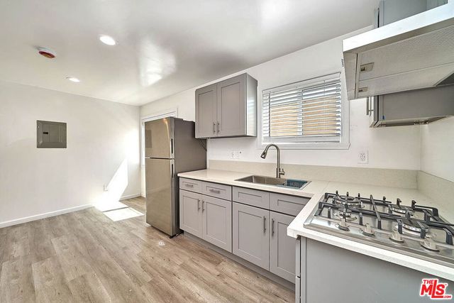 310 N St Andrews Place, Los Angeles, CA 90004