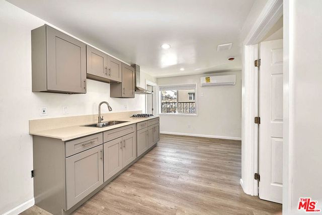 310 N St Andrews Place, Los Angeles, CA 90004