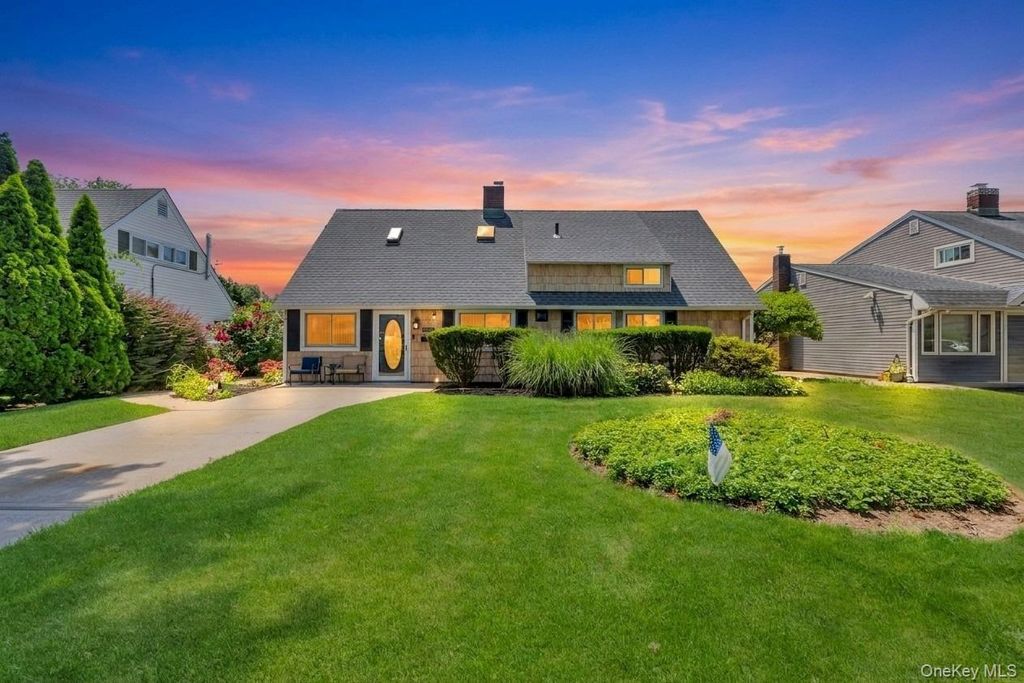 26 Berry Lane, Hicksville, NY 11801 — exterior