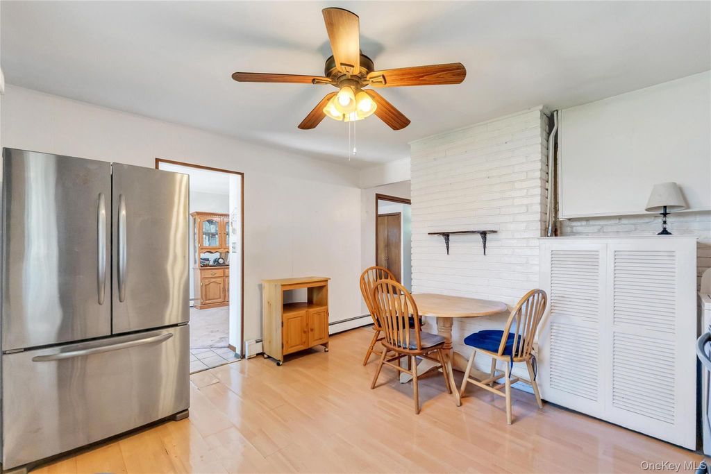 26 Berry Lane, Hicksville, NY 11801 — photo 4