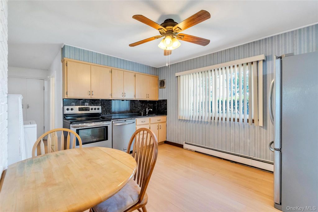 26 Berry Lane, Hicksville, NY 11801 — photo 5