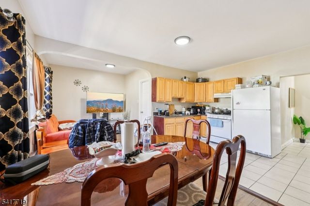 108 E Main St, Paterson City, NJ 07522