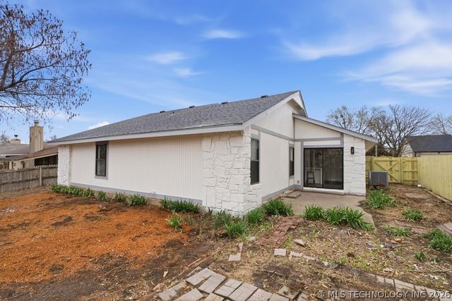 1604 N Hickory Court, Broken Arrow, OK 74012