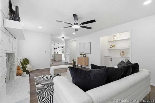 1604 N Hickory Court, Broken Arrow, OK 74012