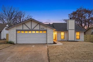 1604 N Hickory Court, Broken Arrow, OK 74012