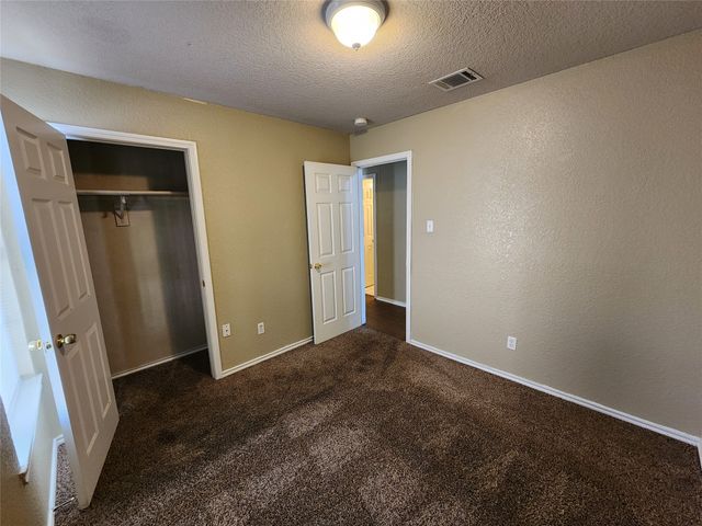 1429 E Robert Street, Fort Worth, TX 76104