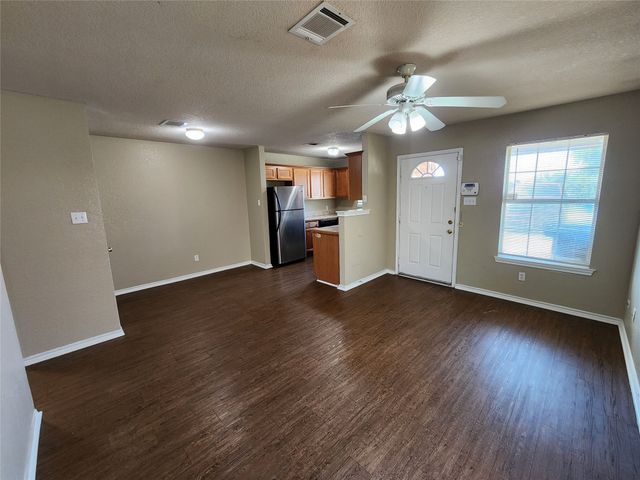 1429 E Robert Street, Fort Worth, TX 76104