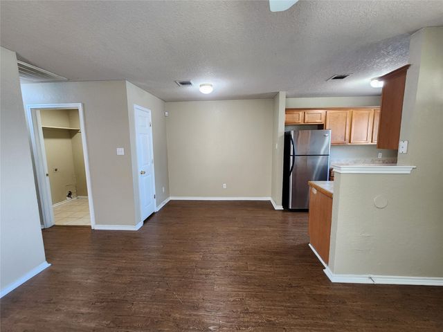 1429 E Robert Street, Fort Worth, TX 76104