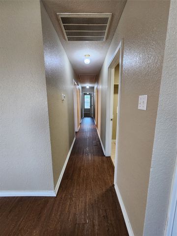 1429 E Robert Street, Fort Worth, TX 76104