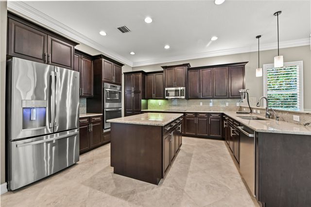 7735 Eden Ridge Way, Palm Beach Gardens, FL 33412