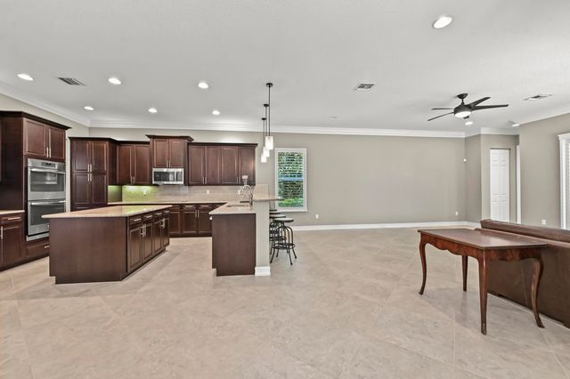 7735 Eden Ridge Way, Palm Beach Gardens, FL 33412