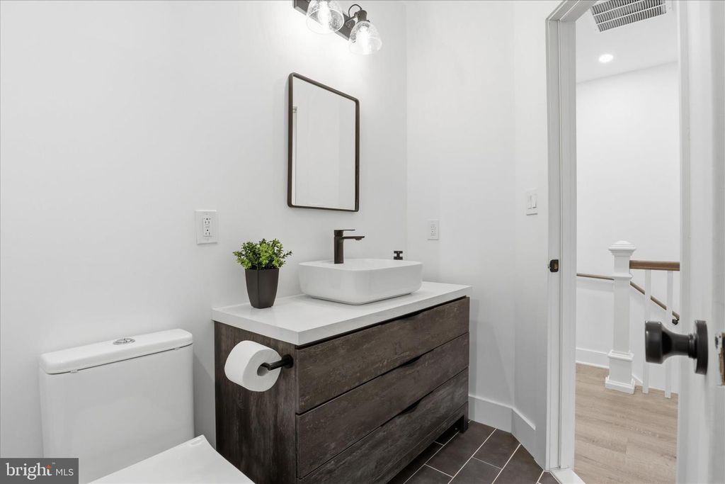 Image 21 of property listing at 4918 4TH ST NW, Washington, DC 20011