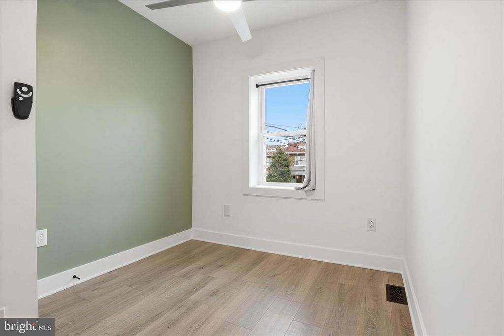 Image 23 of property listing at 4918 4TH ST NW, Washington, DC 20011