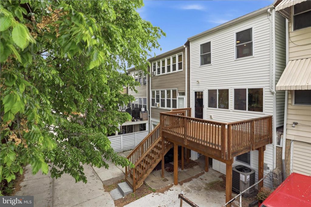 Image 34 of property listing at 4918 4TH ST NW, Washington, DC 20011