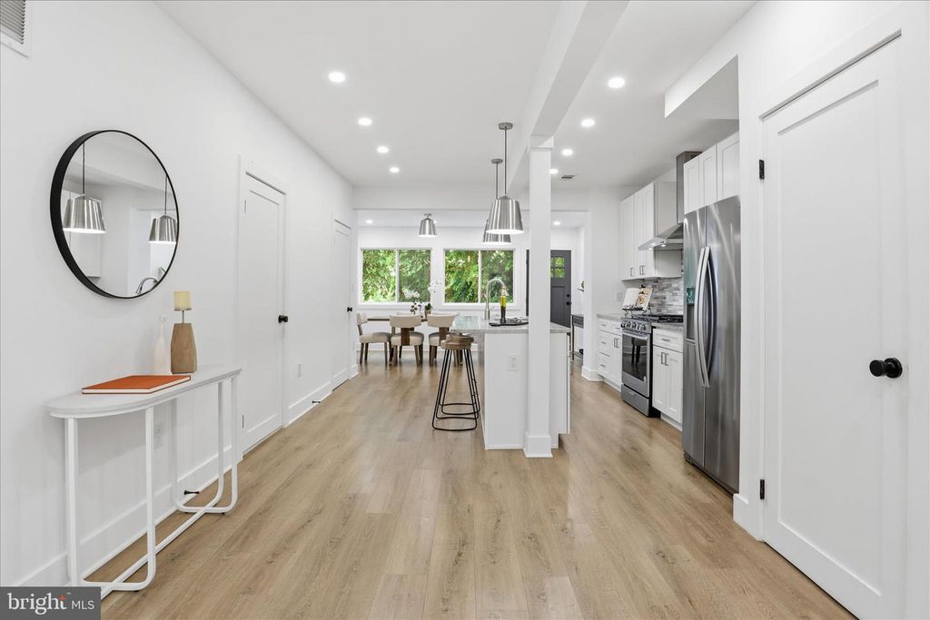 Image 6 of property listing at 4918 4TH ST NW, Washington, DC 20011