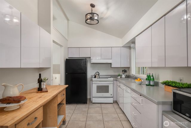 12913 NE 144th Place, Kirkland, WA 98034