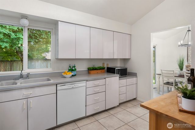 12913 NE 144th Place, Kirkland, WA 98034